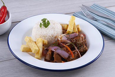Lomo saltado de atún
